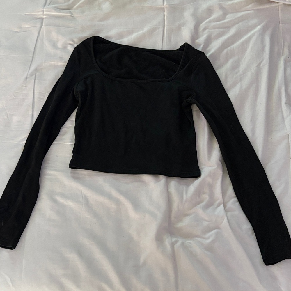 Amazon Black Long Sleeve Women's Tee